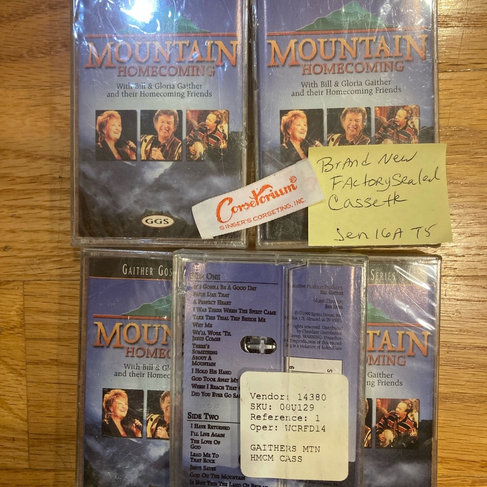Mountain Homecoming Cassette by - Gaither gospel bill & Gloria new & sealed